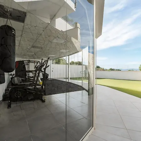Modern Sea View *